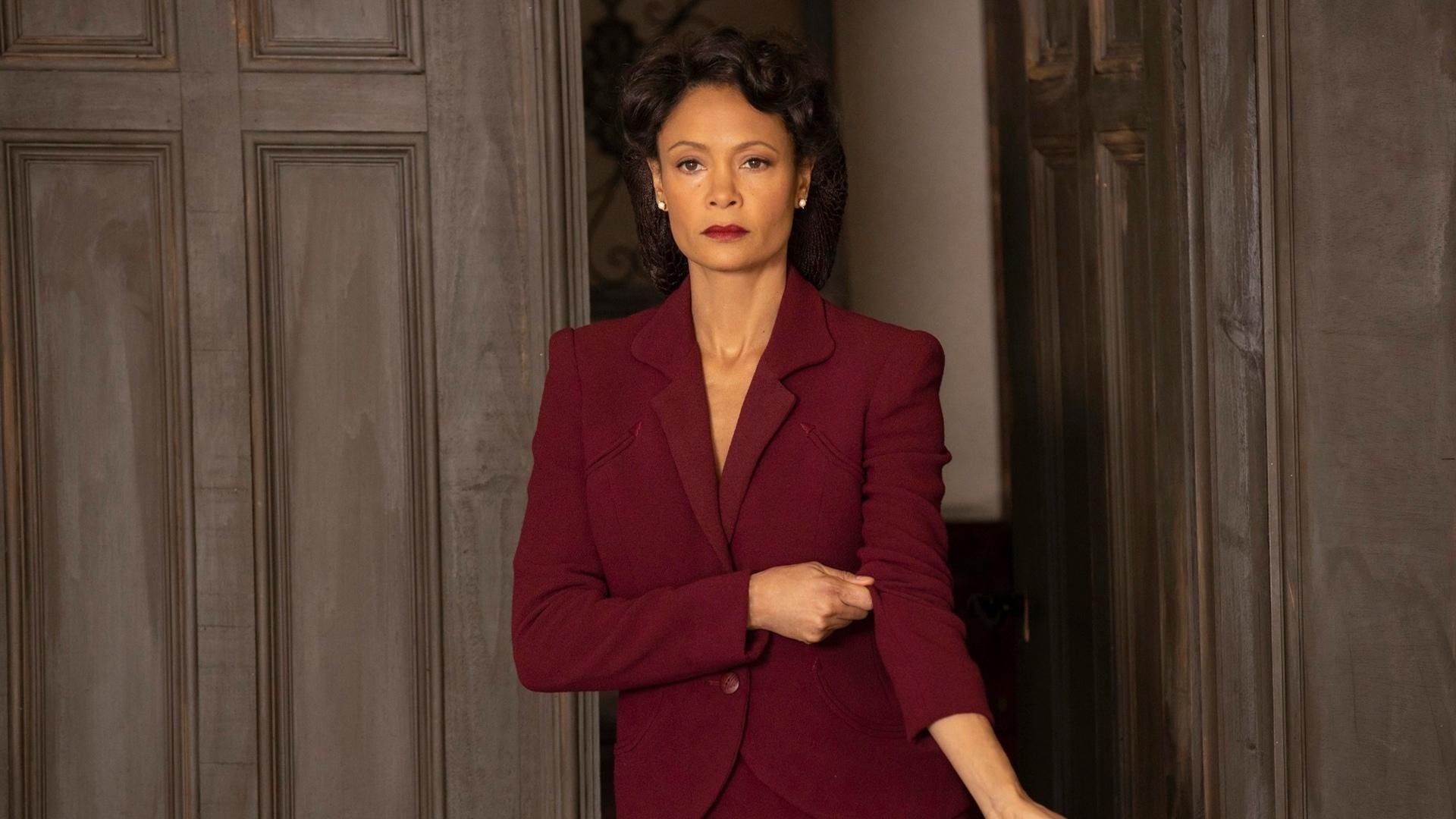 尼尔·巴特尔带领袋鼠队防线屡屡成功化解对方攻势